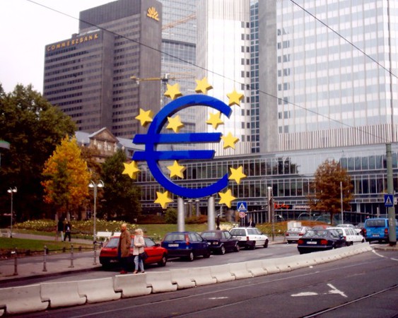 ЕЦБ на следующей неделе начнет выкупать облигации стран еврозоны