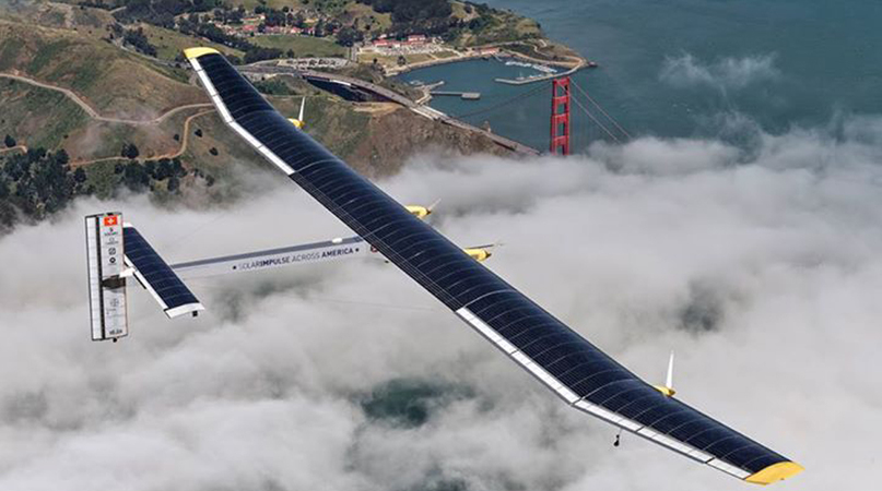 Самолет на солнечных батареях начал первый кругосветный перелет