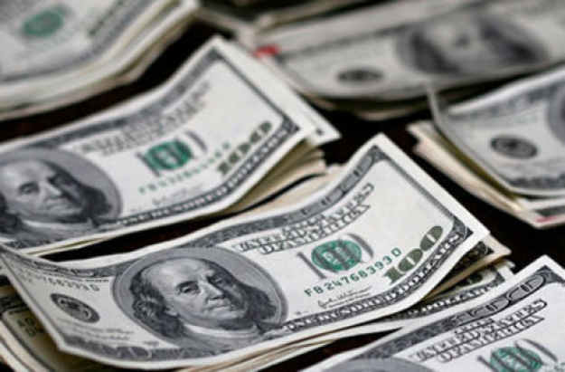 Курс наличного доллара в банках снижается
