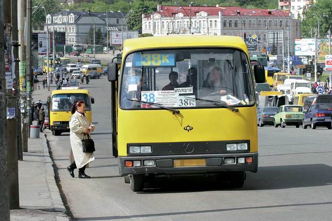 В Украине продолжают сокращаться объемы пассажироперевозок