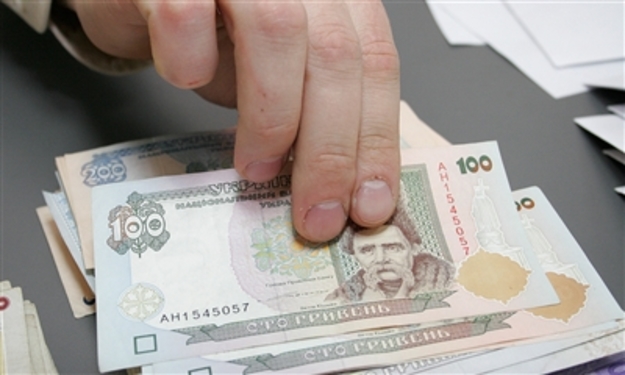 Средняя зарплата в Украине в марте выросла