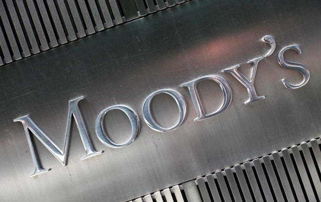 Moody's: снятие санкций с Ирана ударит по экспортерам нефти