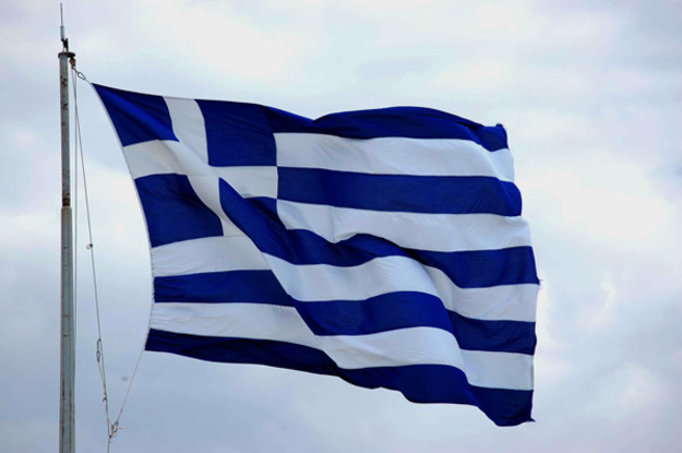 S&P повысило кредитный рейтинг Греции на две ступени