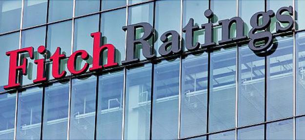 Fitch снизил рейтинги двух крупнейших банков