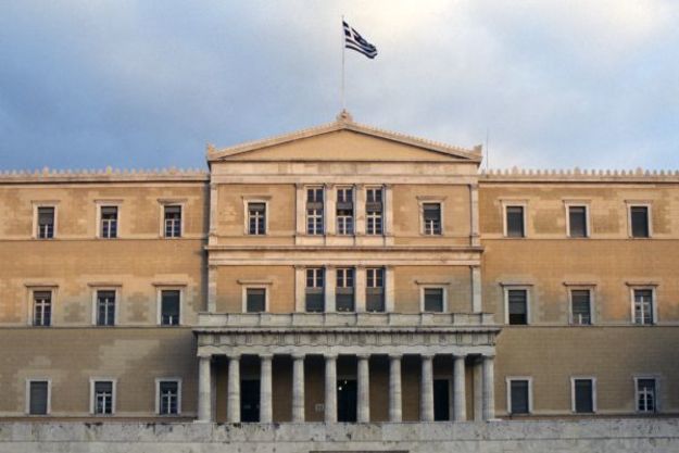 Парламент Греции принял второй пакет реформ