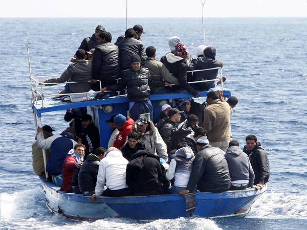 Наплыв мигрантов в Европу угрожает шенгенской зоне