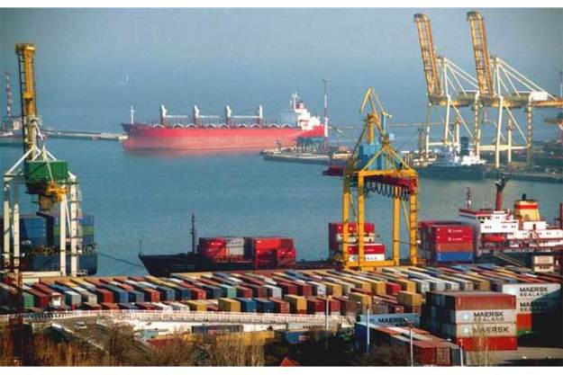 Кабмин хочет разрешить приватизацию портов