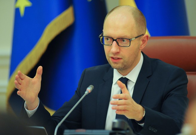 Яценюк просит МВФ и ЕБРР поддержать приватизацию госпредприятий экспертизой