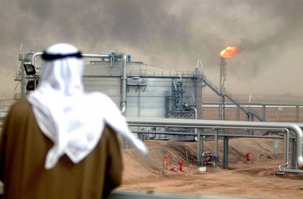 Саудовская Аравия из-за цен на нефть сокращает бюджетные расходы