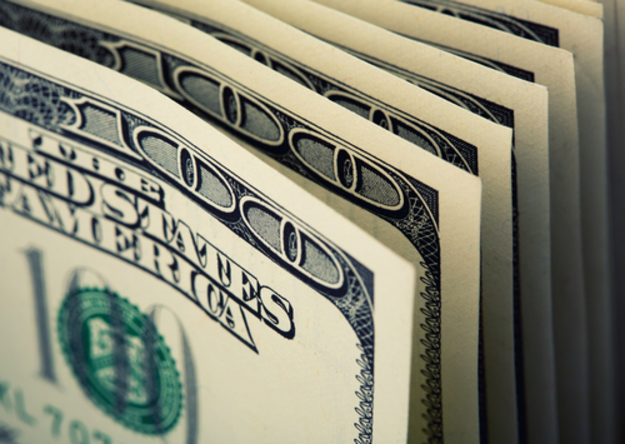 НБУ будет держать курс доллара на межбанке в «ежовых рукавицах»