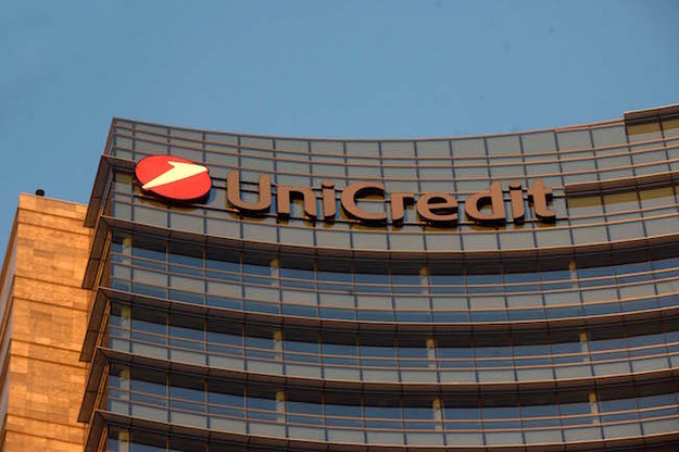 Unicredit хочет уволить 12 тыс. сотрудников
