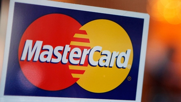 Пиреус банк перестал обслуживать карты MasterCard