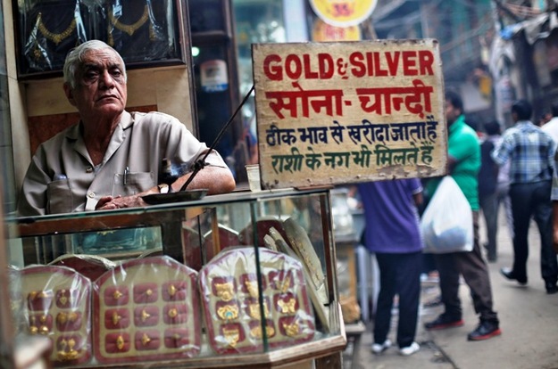 Продавцы золота в Индии объявили забастовку
