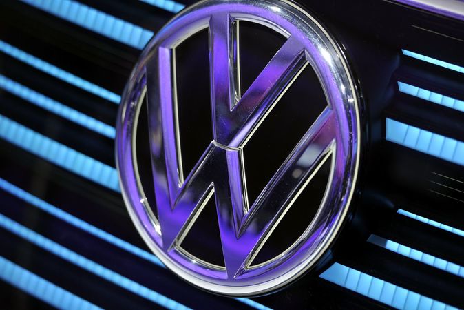 Volkswagen отложил €16