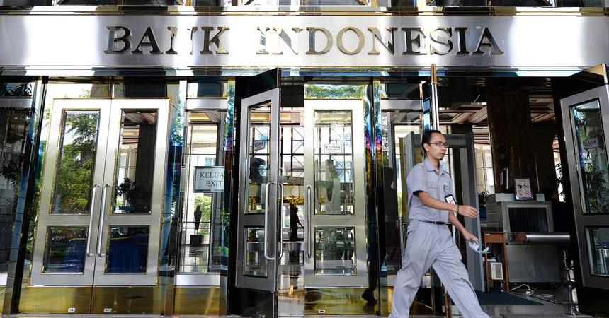 ЦБ Индонезии приостанавливает урезание ставок перед переходом к новой политике