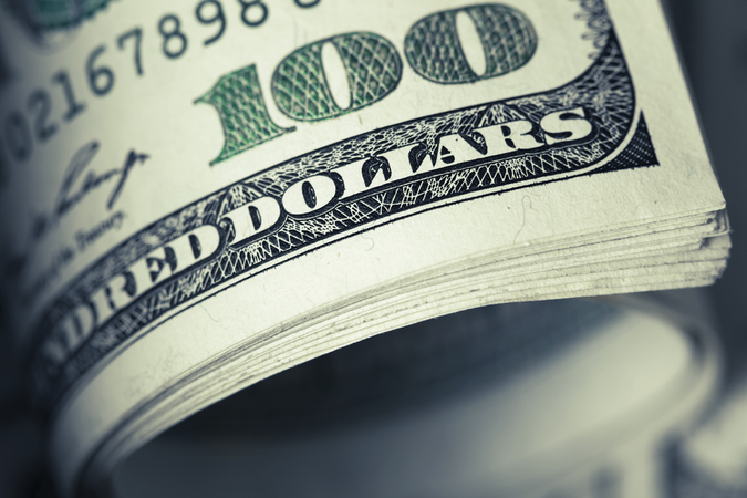НБУ опять спас доллар от падения