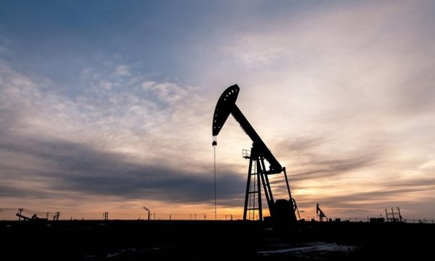 МЭА: В 2016 году производство нефти ждет крупнейшее за 25 лет падение