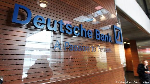 Чистая прибыль Deutsche Bank упала на 58%