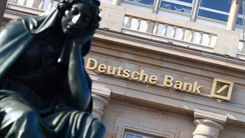 Moody`s понизило рейтинги Deutsche Bank