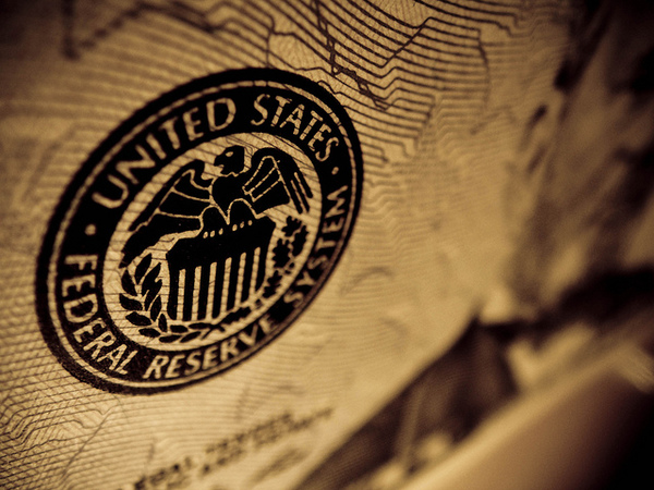 ФРС снова сохранила базовую процентную ставку