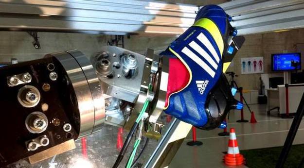 Adidas вернет производство в Германию с помощью роботов