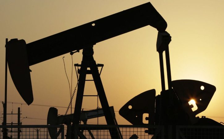 ОПЕК не договорится о «потолке» добычи нефти из-за Ирана