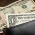 Доллар обвалился на черном рынке и в банках