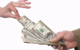 Наличный валютный рынок: доллары продают по 24,10 грн