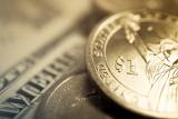 Доллар подешевел на копейку